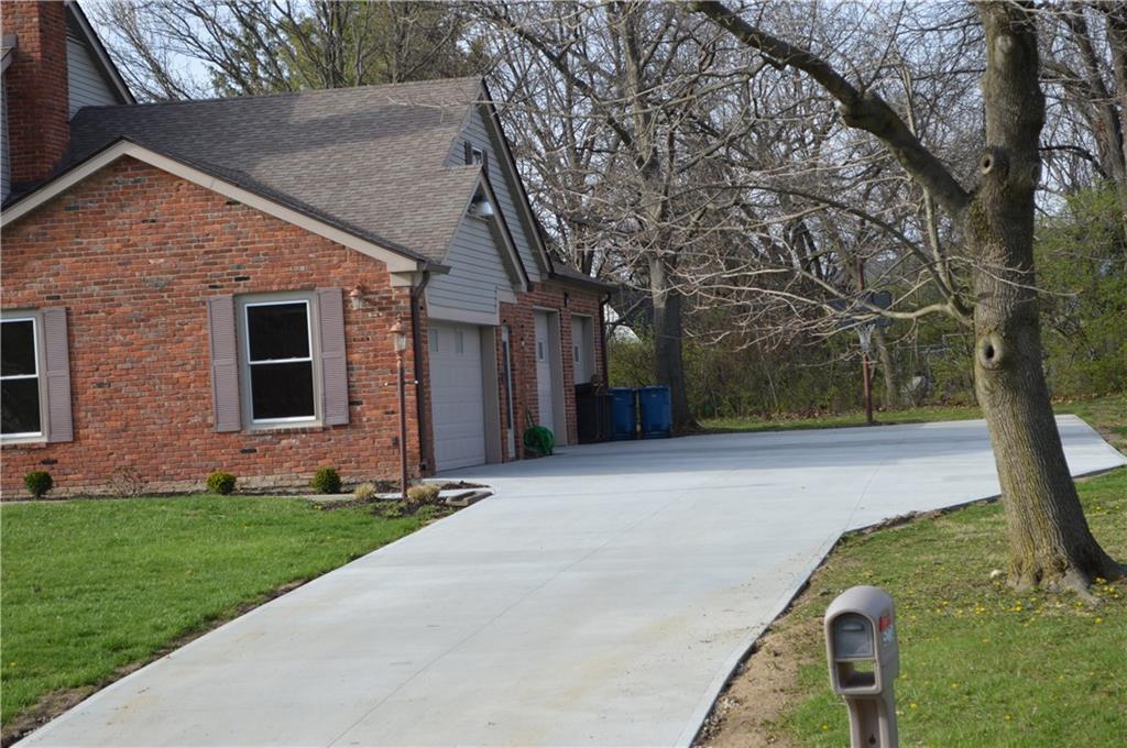 5274 Roxbury Road Indianapolis, IN 46226 - Photo 3 of 25 Gallery Image 3