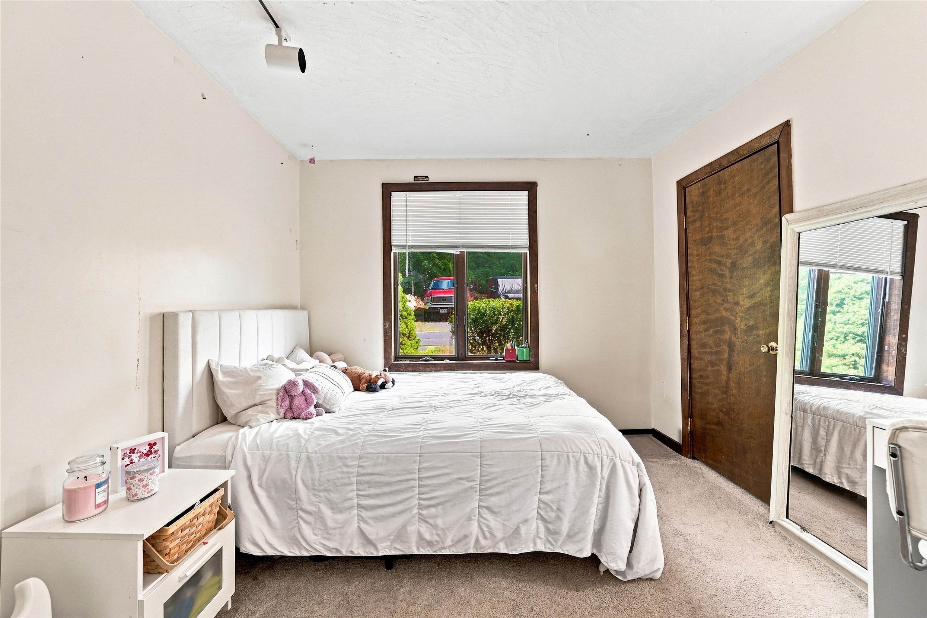 21 Oak Street Windham, NH 03087 - Photo 13 of 35 Gallery Image 13