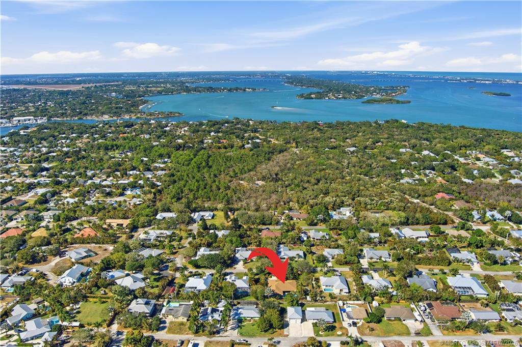 5186 Southeast Harrold Terrace Stuart, FL 34997 - Photo 7 of 50 a view of a city