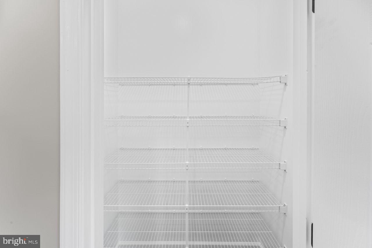 17045 Gibson Road Dumfries, VA 22026 - Photo 18 of 32 Sleek, organized storage for modern living.