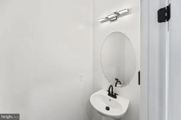 $3,200 | 17045 Gibson Road, Dumfries, VA 22026