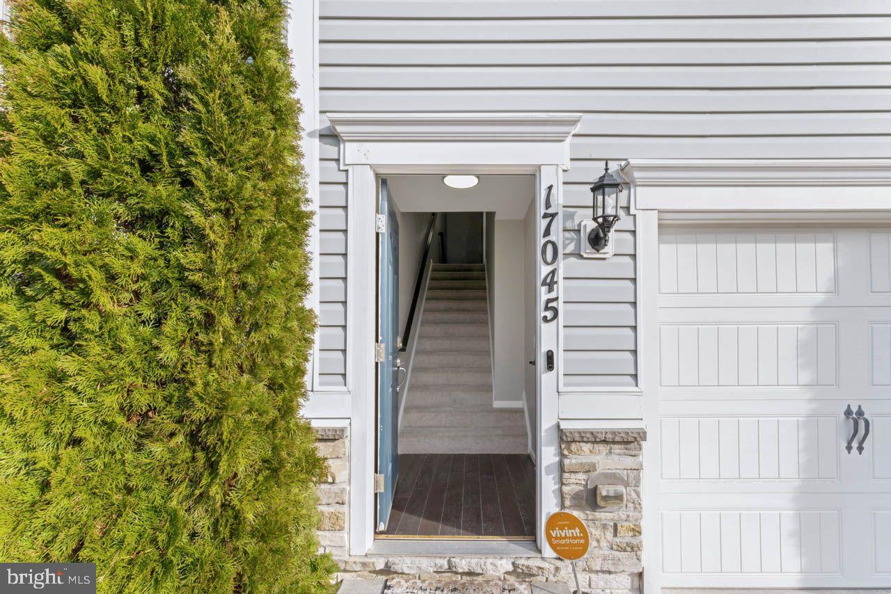 17045 Gibson Road Dumfries, VA 22026 - Photo 5 of 32 Inviting entrance to a modern home.