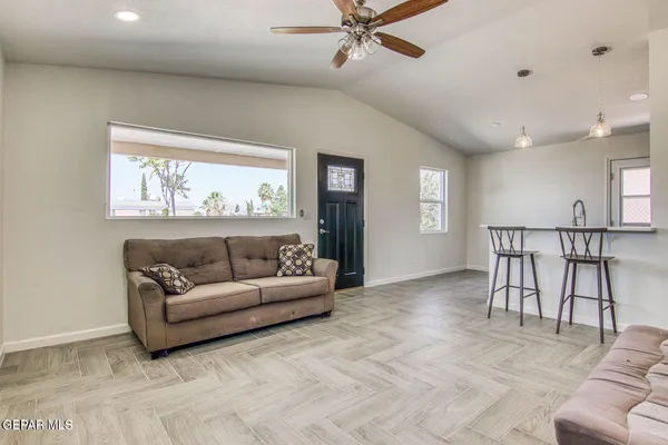 $224,500 | 628 North Yarbrough Drive, El Paso, TX 79915