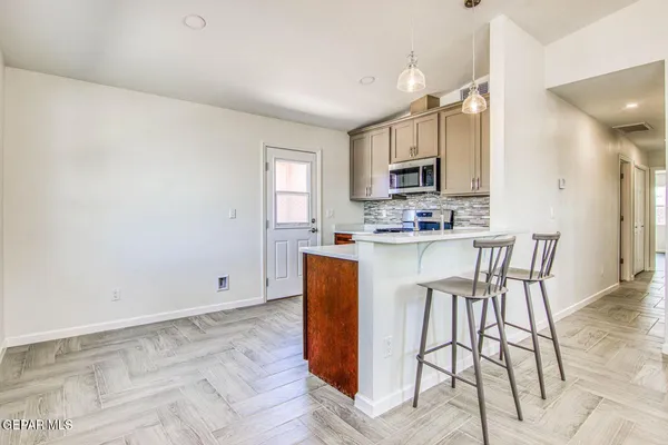 $224,500 | 628 North Yarbrough Drive, El Paso, TX 79915