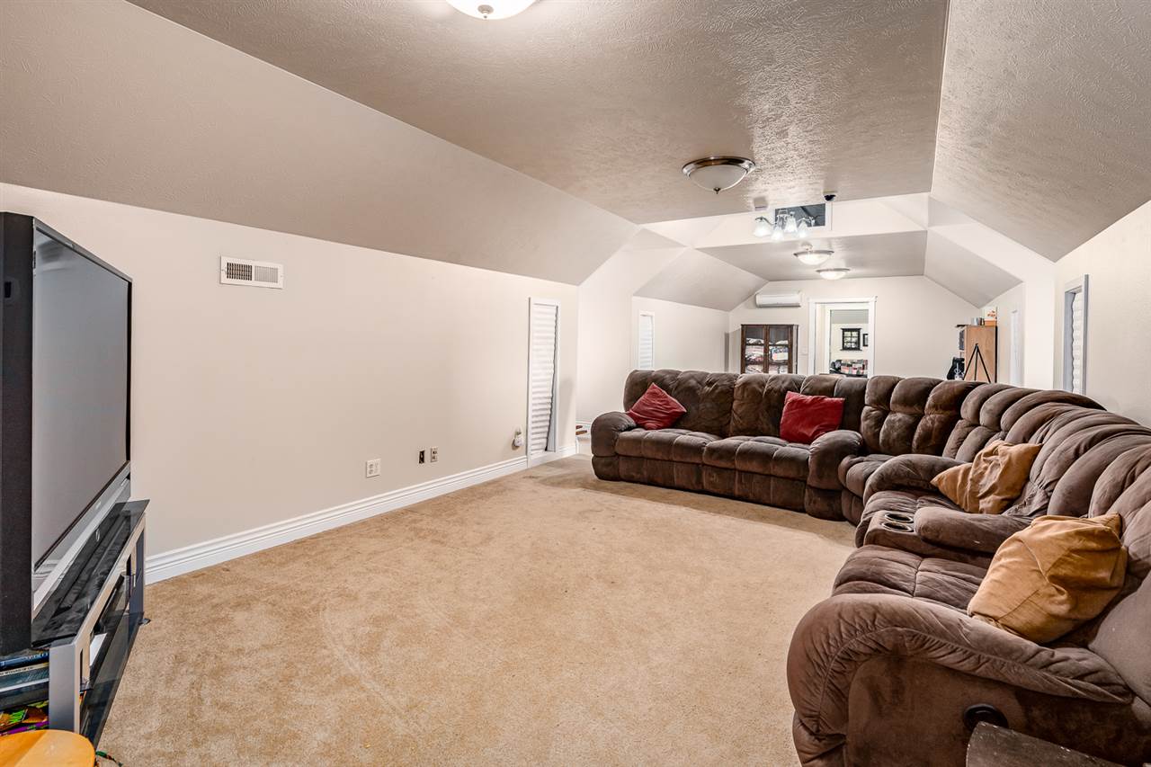 6123 East Peone Road Mead, WA 99021 - Photo 13 of 19