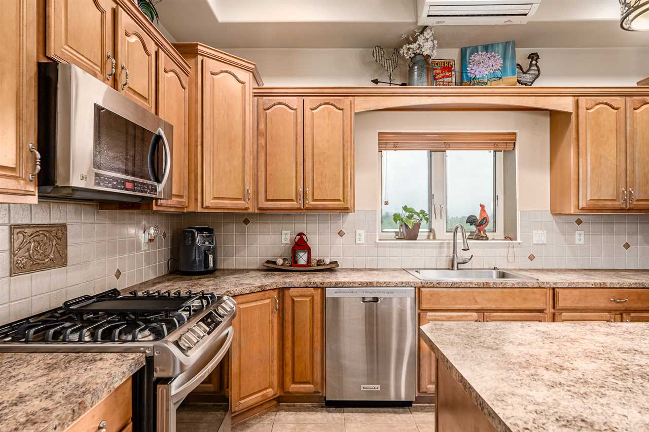 6123 East Peone Road Mead, WA 99021 - Photo 7 of 19