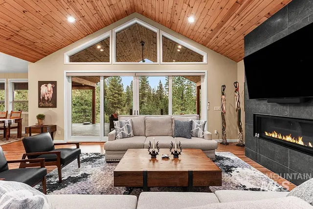 $3,650,000 | 86 Tacoma Pl Garden Valley, Garden Valley, ID 83622