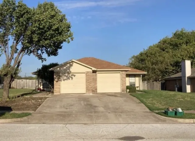 $241,500 | 808 White Rock Street, Saginaw, TX 76179