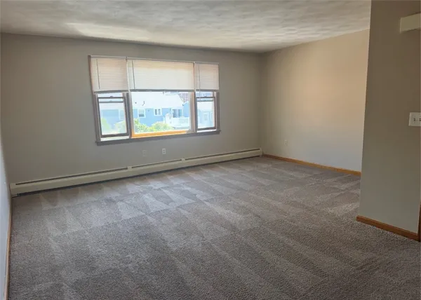 $1,700 | 272 Child Street, Unit 2, Warren, RI 02885