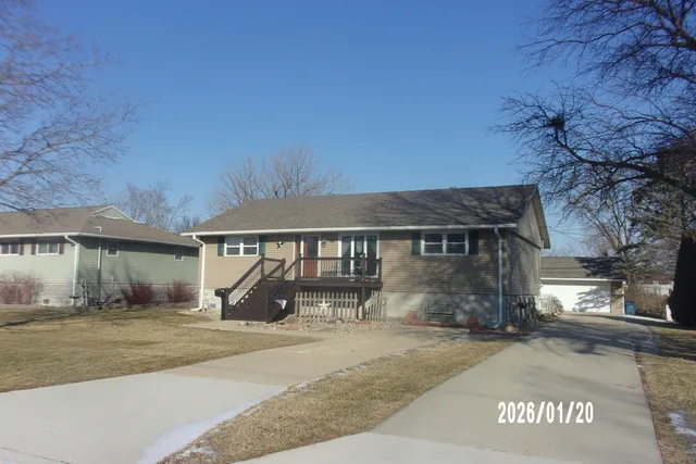 $185,900 | 120 West Herron Court, Watseka, IL 60970