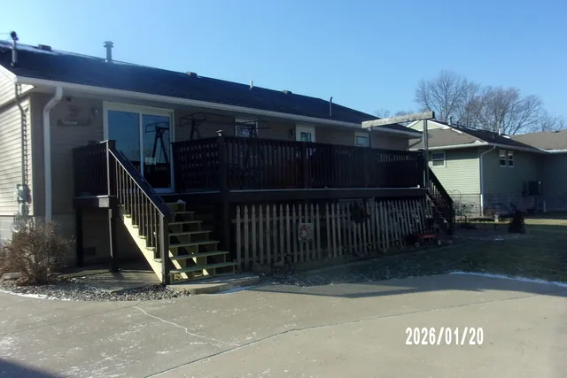 $185,900 | 120 West Herron Court, Watseka, IL 60970