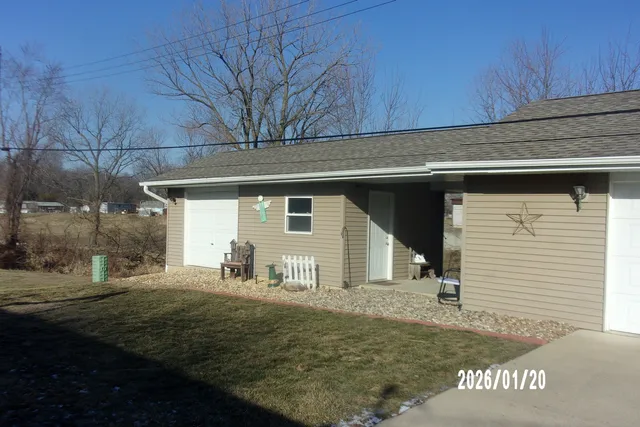 $185,900 | 120 West Herron Court, Watseka, IL 60970