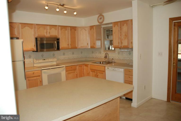 722 Rosewood Road Severn, MD 21144 - Photo 3 of 30 Kitchen