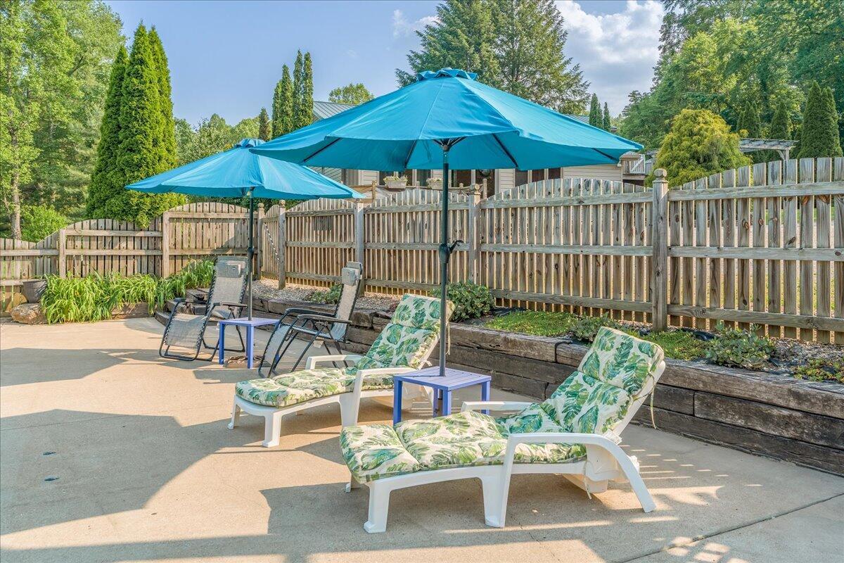 37000 Kingsbury Road Pomeroy, OH 45769 - Photo 53 of 69 pool side enjoyment