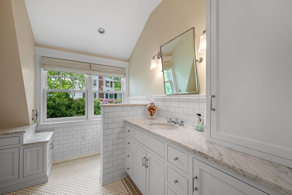 20 Elmwood Road Marblehead, MA 01945 - Photo 32 of 38