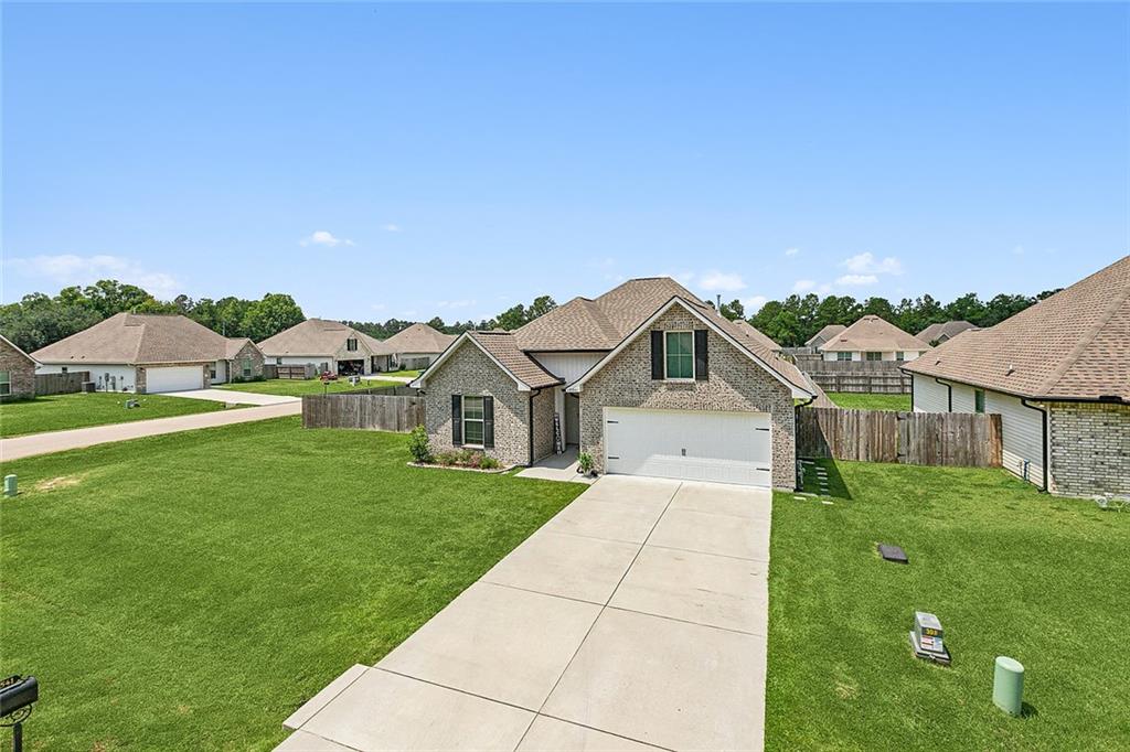 15541 Grassy Lane Covington, LA 70435 - Photo 2 of 18