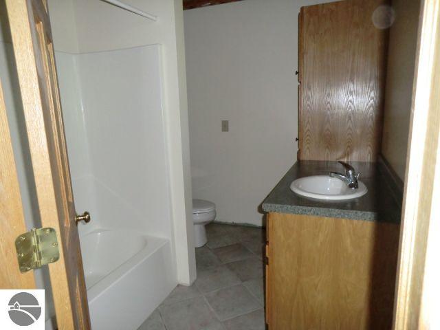 1188 Fisher Road Traverse City, MI 49685 - Photo 19 of 25 1730804-18.JPG