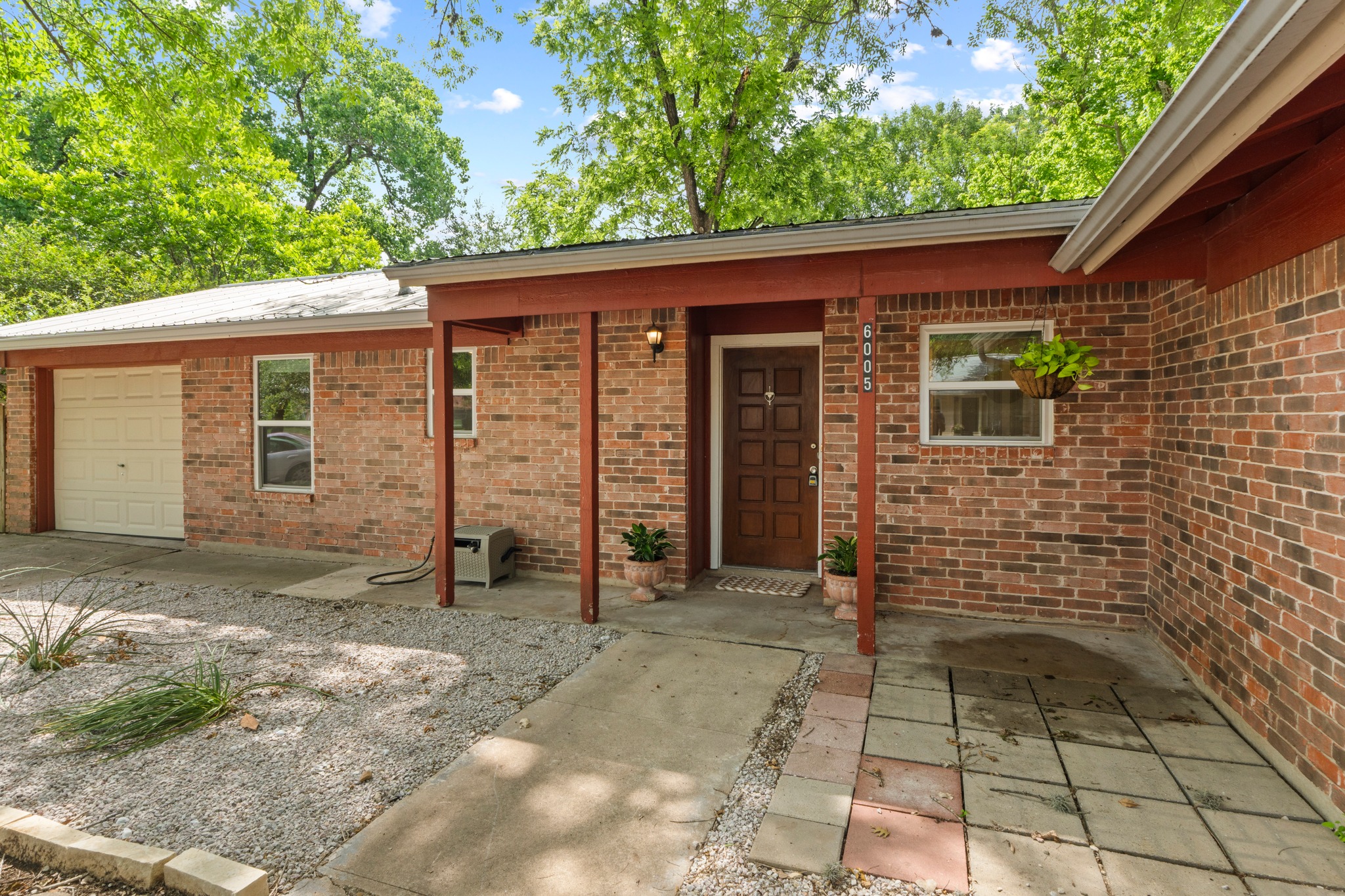 6005 Leisure Run Road Austin, TX 78745 - Photo 4 of 28