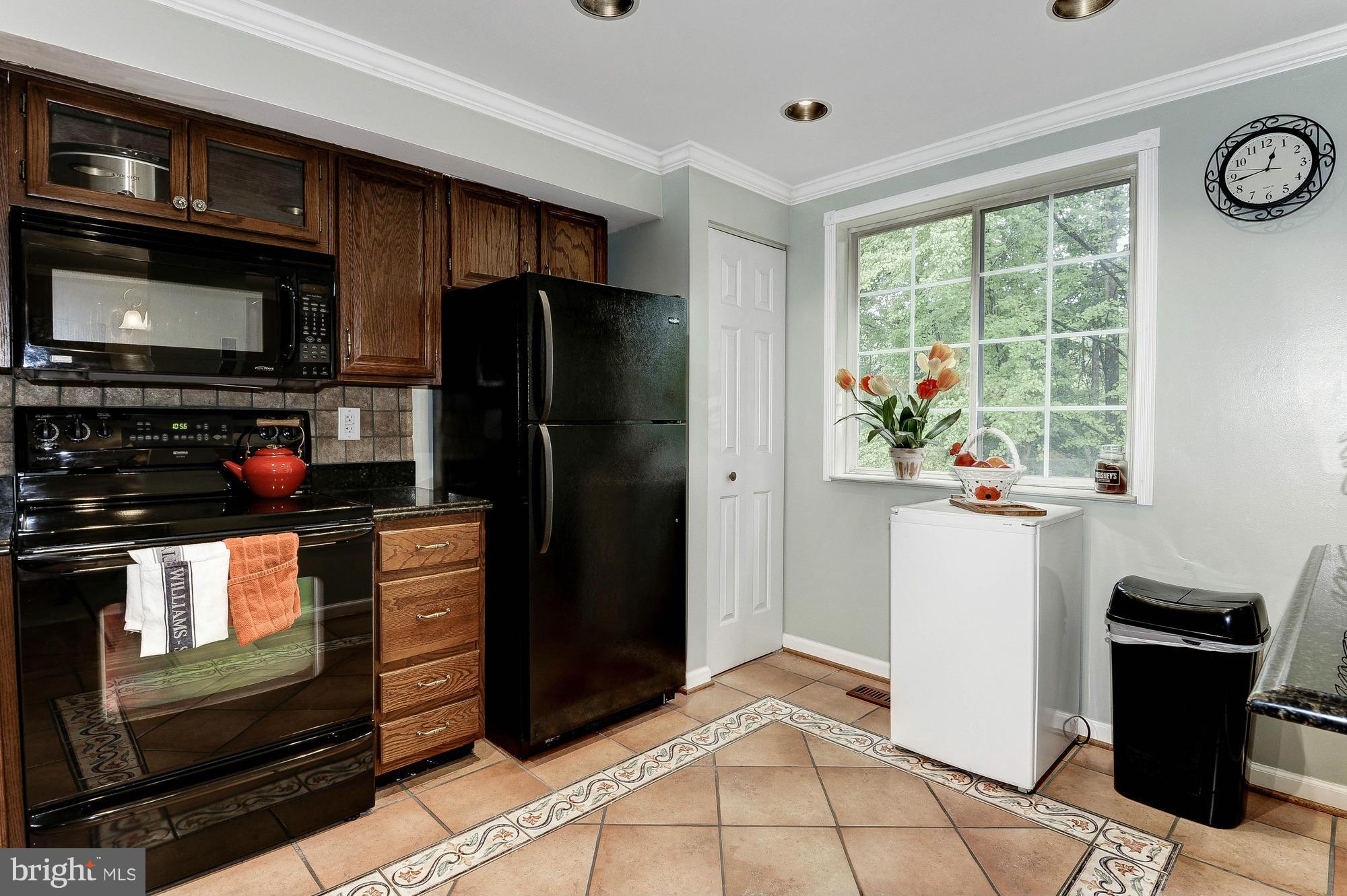 11541 Underoak Court Reston, VA 20191 - Photo 11 of 29 Kitchen