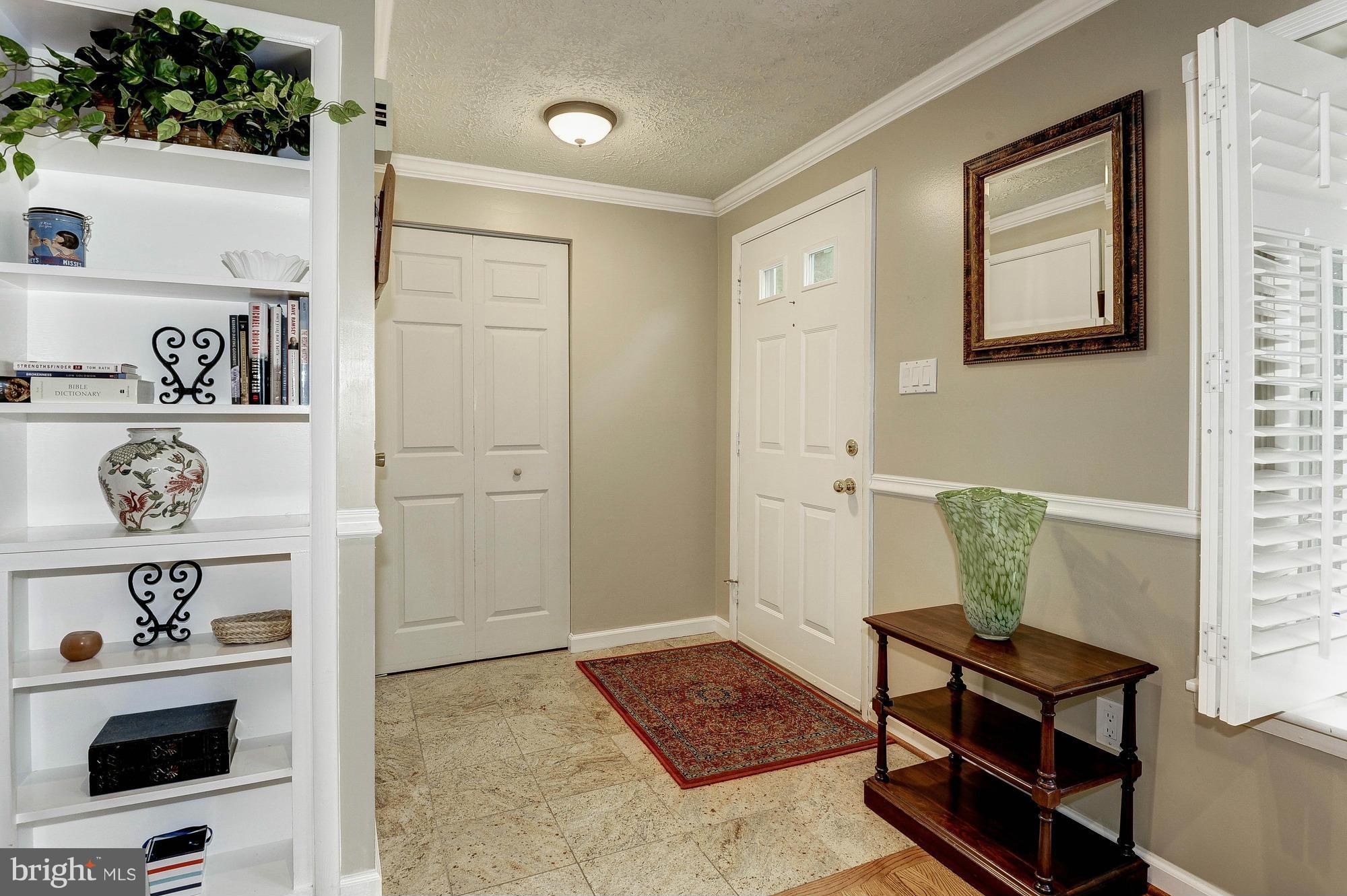 11541 Underoak Court Reston, VA 20191 - Photo 3 of 29 Interior (General)
