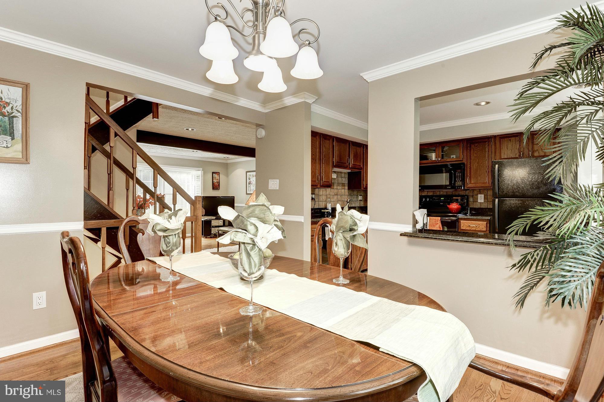 11541 Underoak Court Reston, VA 20191 - Photo 9 of 29 Dining Room