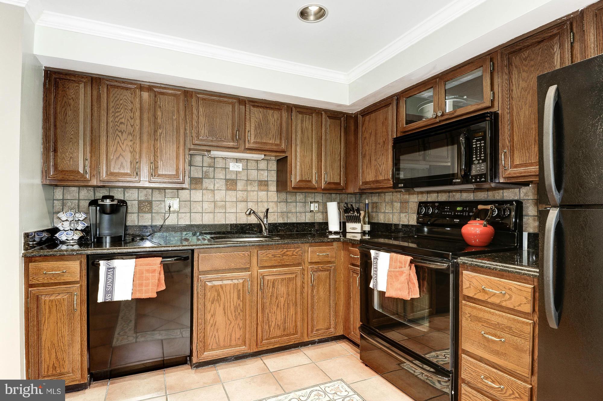 11541 Underoak Court Reston, VA 20191 - Photo 10 of 29 Kitchen