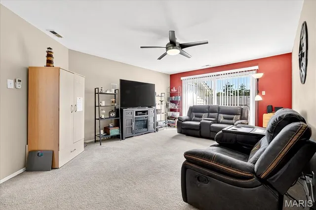 $155,000 | 1001 Sugar Creek Court, Unit A, St. Peters, MO 63376