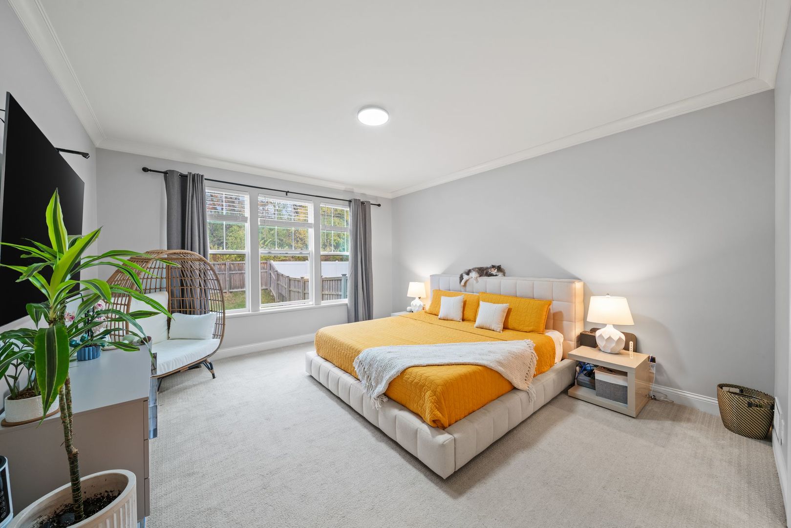 265 South Pointe Avenue South Elgin, IL 60177 - Photo 17 of 43 a bedroom with a bed and a potted plant