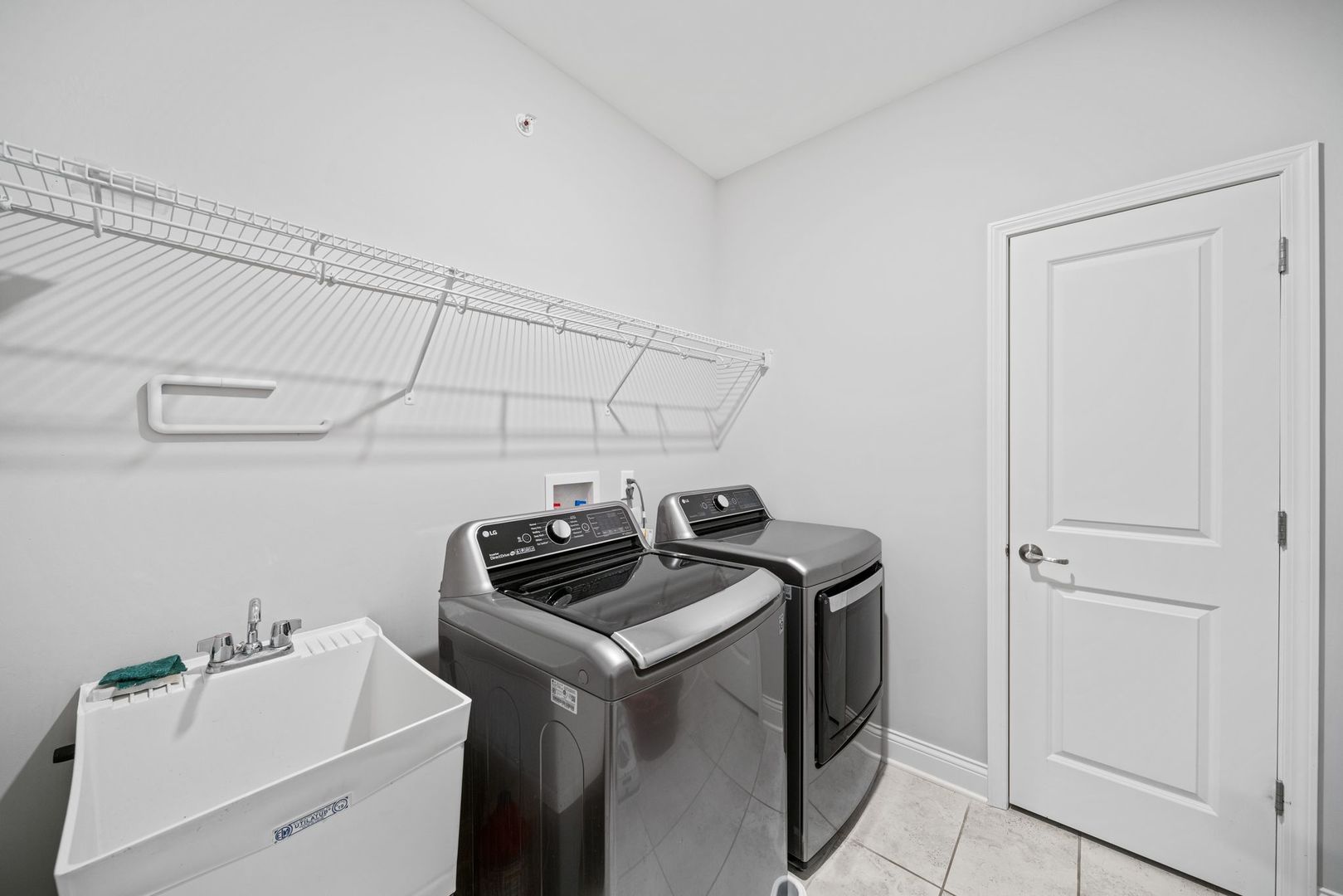 265 South Pointe Avenue South Elgin, IL 60177 - Photo 21 of 43 a room with storage and utility