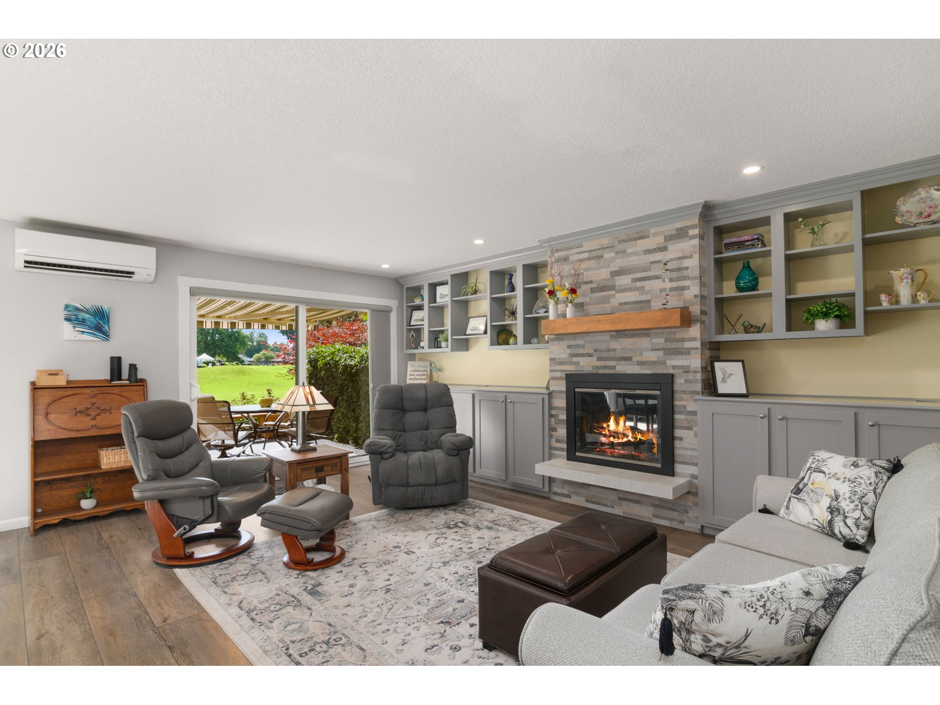 1200 Northeast Territorial Road, Unit 12 Canby, OR 97013 - Photo 15 of 38 a living room with furniture and a fireplace