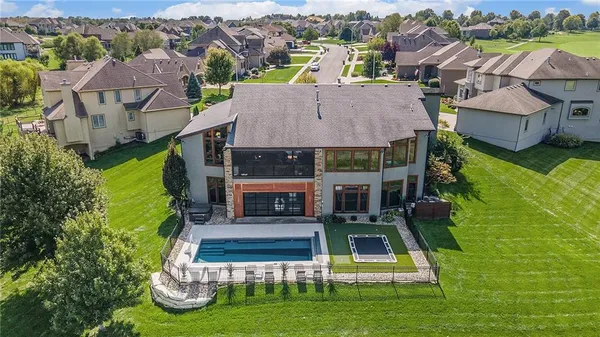 $1,700,000 | 10258 North Kansas Avenue, Kansas City, MO 64155