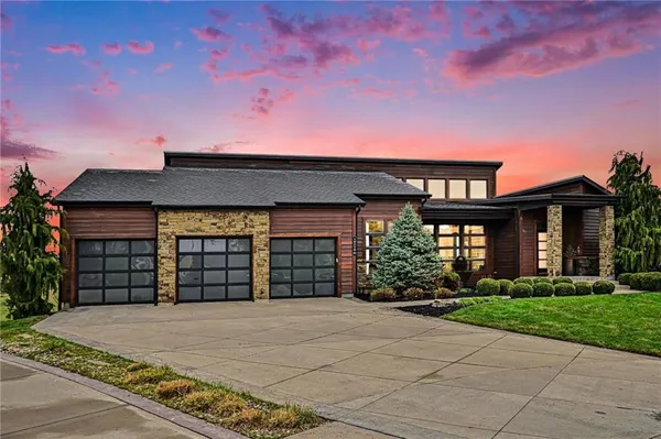 $1,700,000 | 10258 North Kansas Avenue, Kansas City, MO 64155