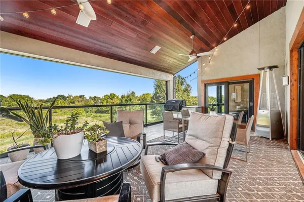 $1,700,000 | 10258 North Kansas Avenue, Kansas City, MO 64155