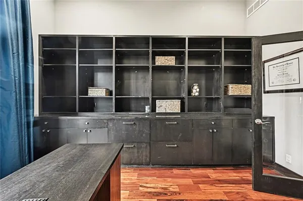 $1,700,000 | 10258 North Kansas Avenue, Kansas City, MO 64155
