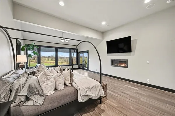 $1,700,000 | 10258 North Kansas Avenue, Kansas City, MO 64155