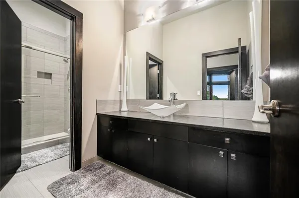 $1,700,000 | 10258 North Kansas Avenue, Kansas City, MO 64155