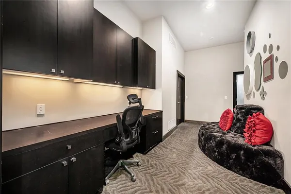 $1,700,000 | 10258 North Kansas Avenue, Kansas City, MO 64155