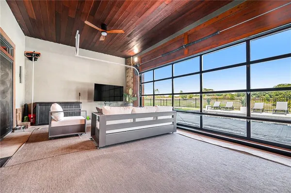 $1,700,000 | 10258 North Kansas Avenue, Kansas City, MO 64155
