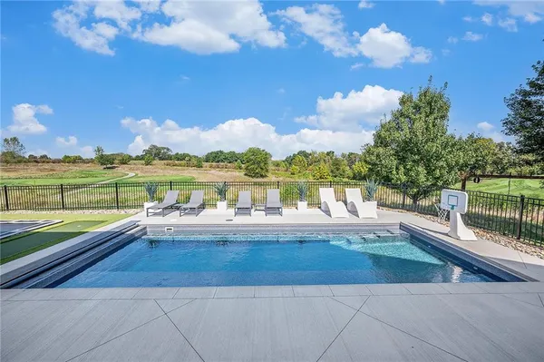 $1,700,000 | 10258 North Kansas Avenue, Kansas City, MO 64155