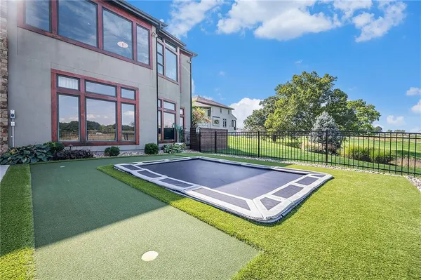 $1,700,000 | 10258 North Kansas Avenue, Kansas City, MO 64155