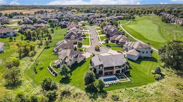 $1,700,000 | 10258 North Kansas Avenue, Kansas City, MO 64155