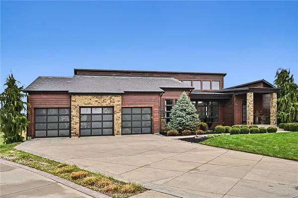 $1,700,000 | 10258 North Kansas Avenue, Kansas City, MO 64155