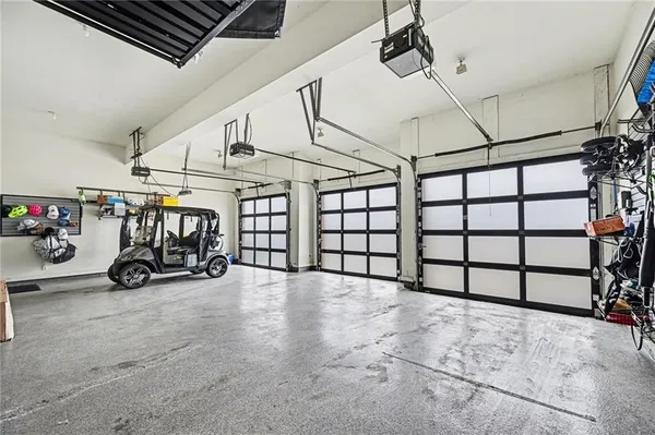 $1,700,000 | 10258 North Kansas Avenue, Kansas City, MO 64155