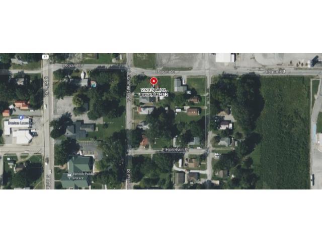 202 East Spani Street Benton, IL 62812 - Photo 3 of 5