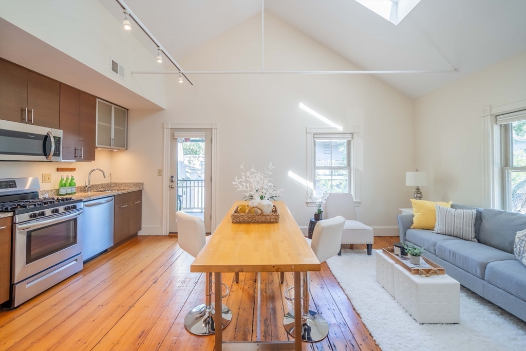 20 Porter Street, Unit 3 Boston, MA 02130 - Photo 6 of 26