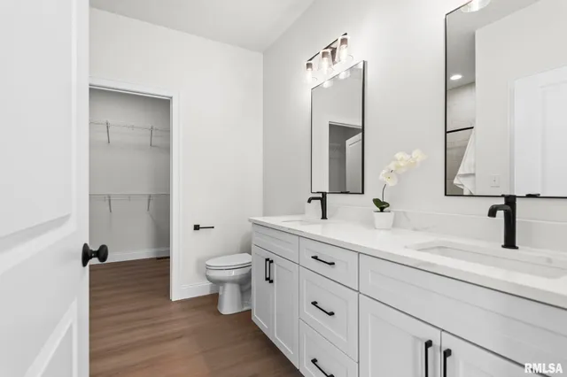 $439,900 | 3200 Greenbriar Drive, Springfield, IL 62711