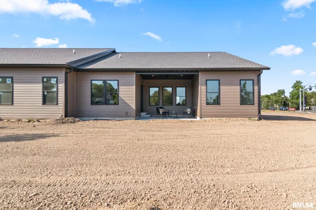 $439,900 | 3200 Greenbriar Drive, Springfield, IL 62711