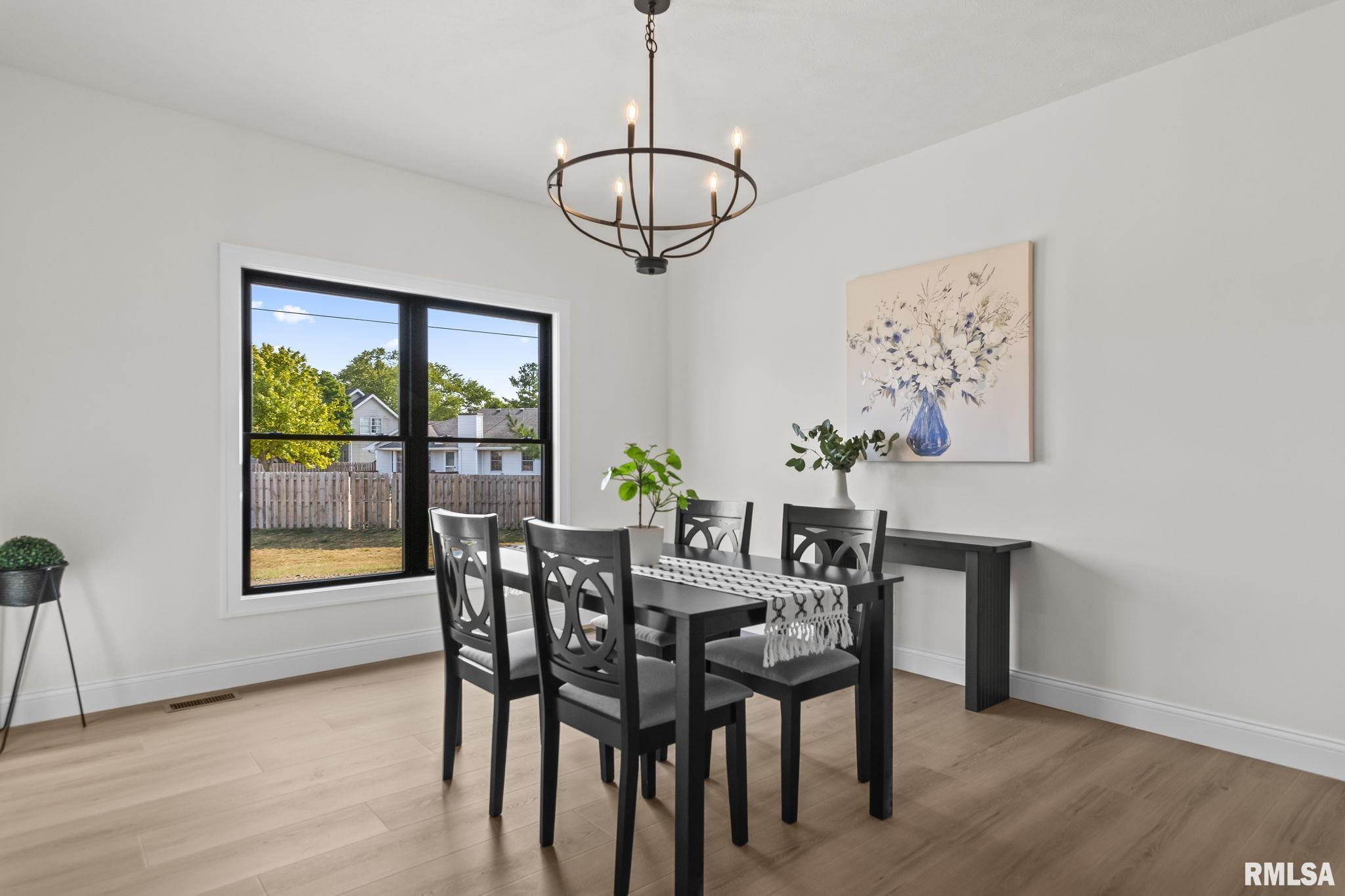 3200 Greenbriar Drive Springfield, IL 62711 - Photo 10 of 39