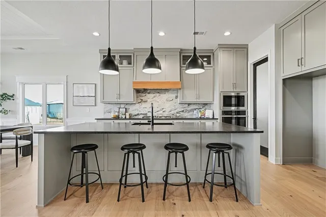 $829,950 | 22152 West 94th Terrace, Lenexa, KS 66220