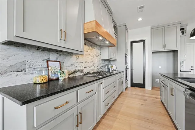 $829,950 | 22152 West 94th Terrace, Lenexa, KS 66220